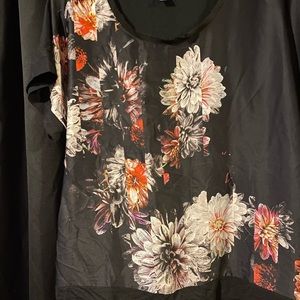 Simply Vera black floral blouse